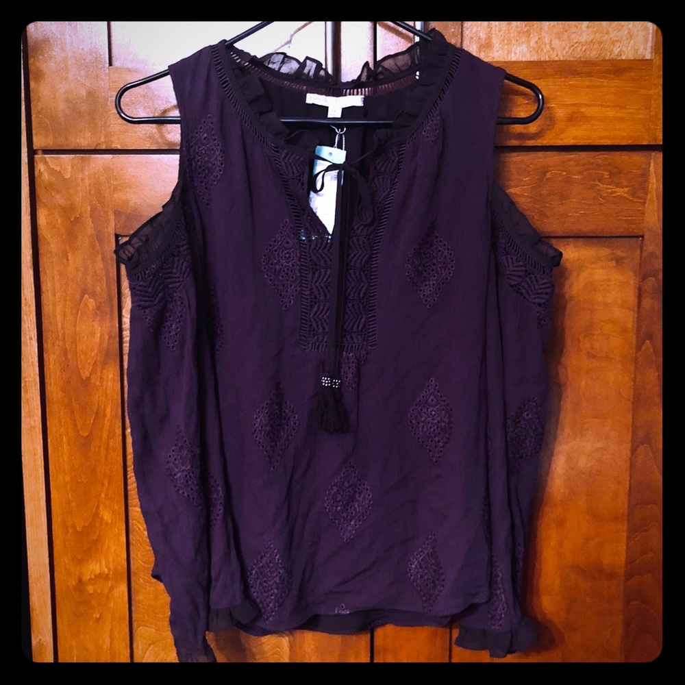 NWT Dori Ruffle Trim Cold Shoulder Top
